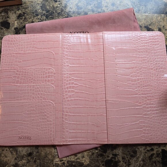 SOLD           NOTIQ Demi RINGLESS Planner Cover - Picture 3 of 4